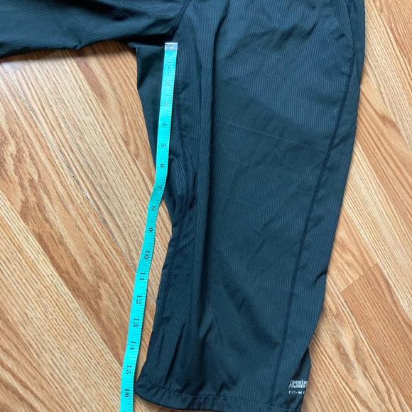 Running Room capris - Picture 7 of 10